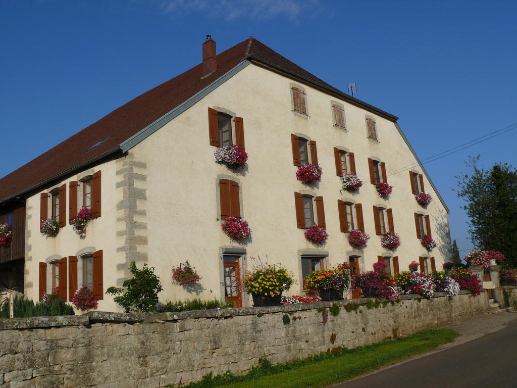 Le P'Tit Bonheur Chilly-sur-Salins Exterior foto